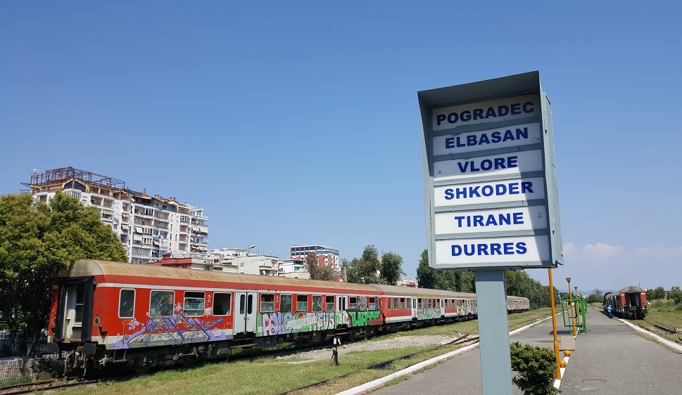 Hapet tenderi per hekurudhat, 100 mln leke per dy segmente